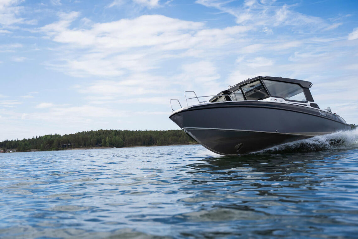 Buster Phantom Q Cabin