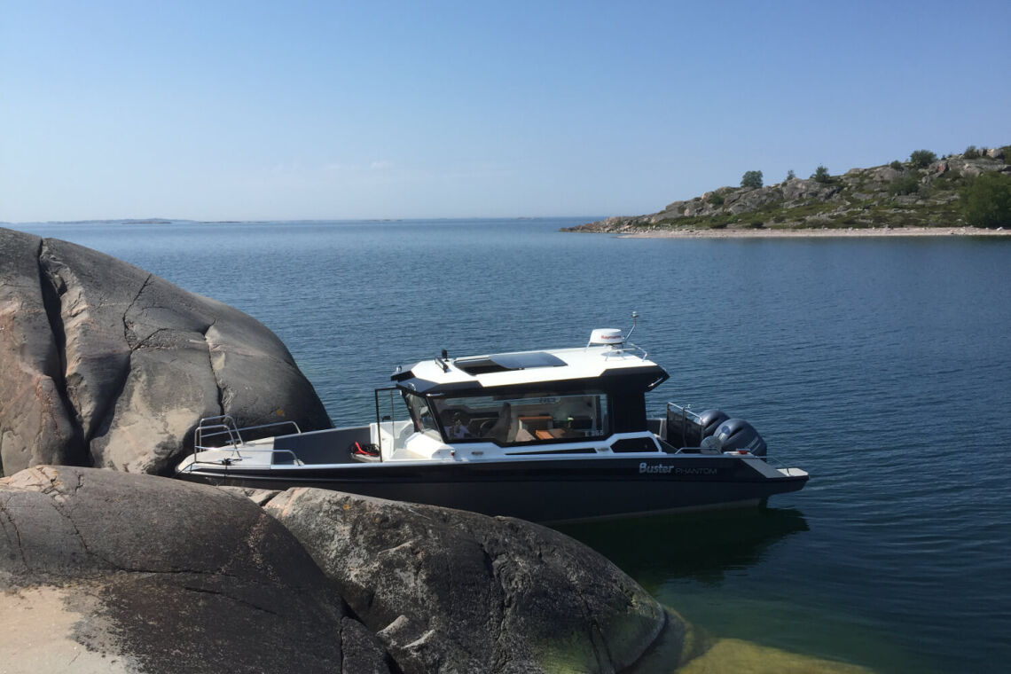 Buster Phantom Q Cabin