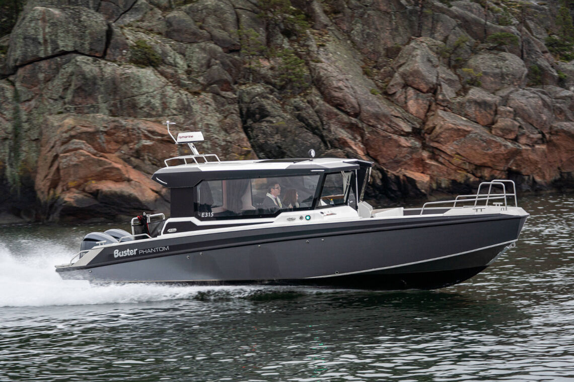 Buster Phantom Q Cabin