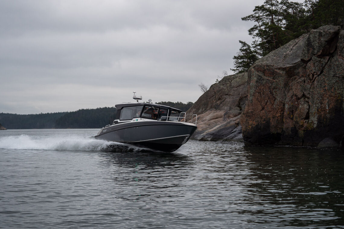 Buster Phantom Q Cabin