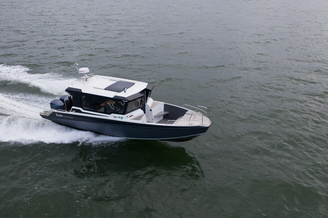 Buster Phantom Q Cabin