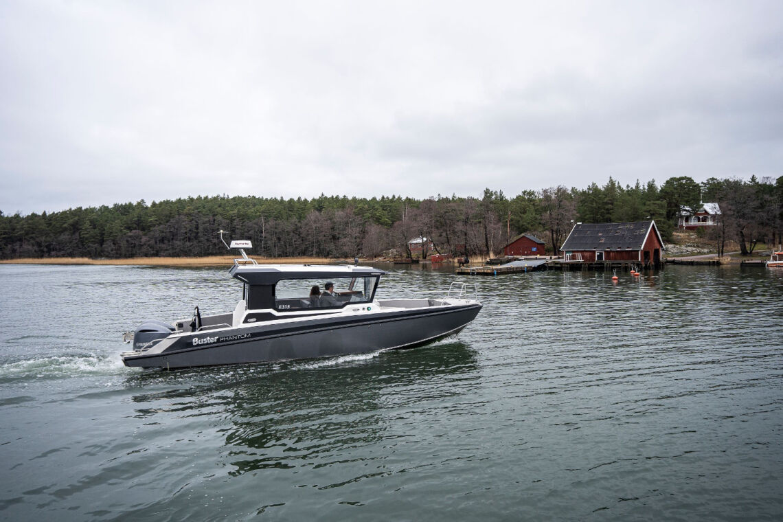 Buster Phantom Q Cabin