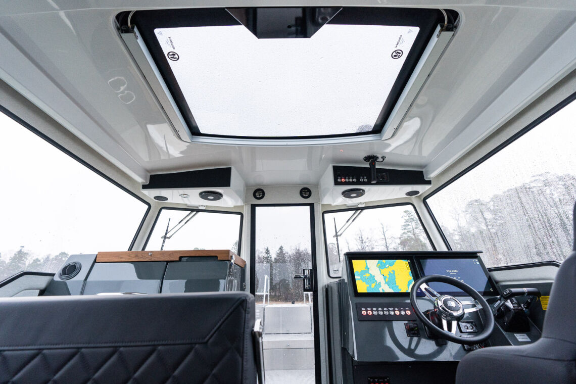 Buster Phantom Q Cabin