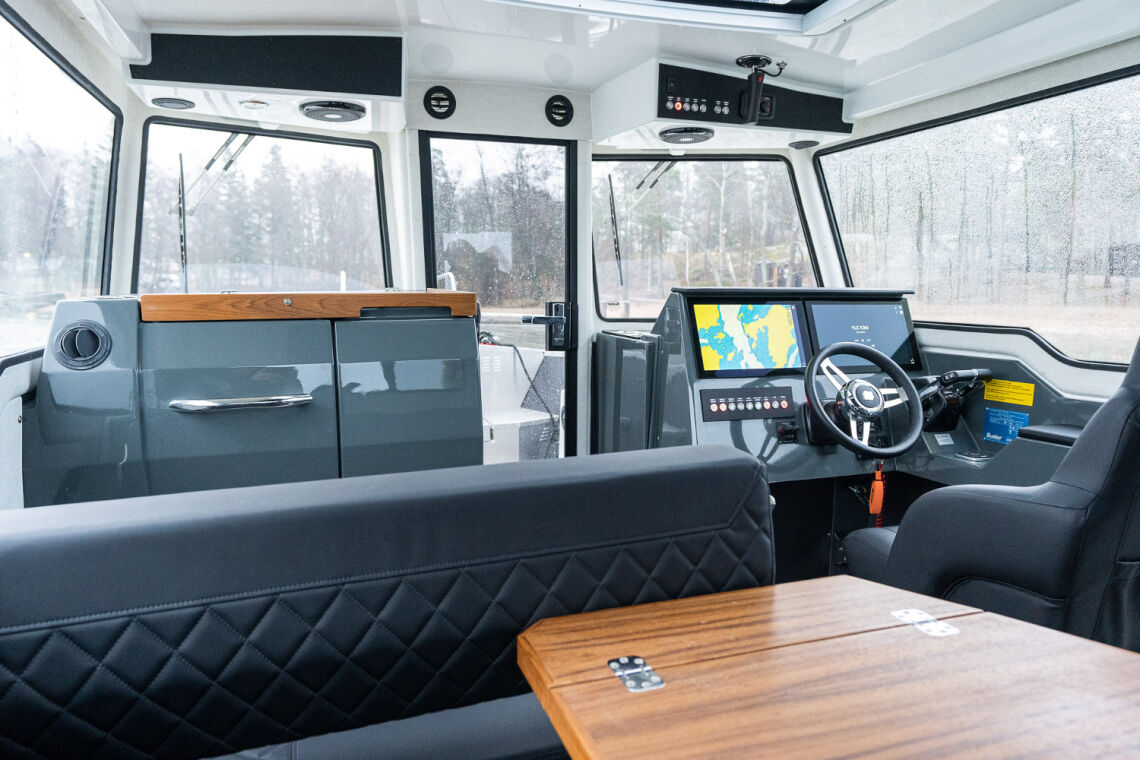 Buster Phantom Q Cabin