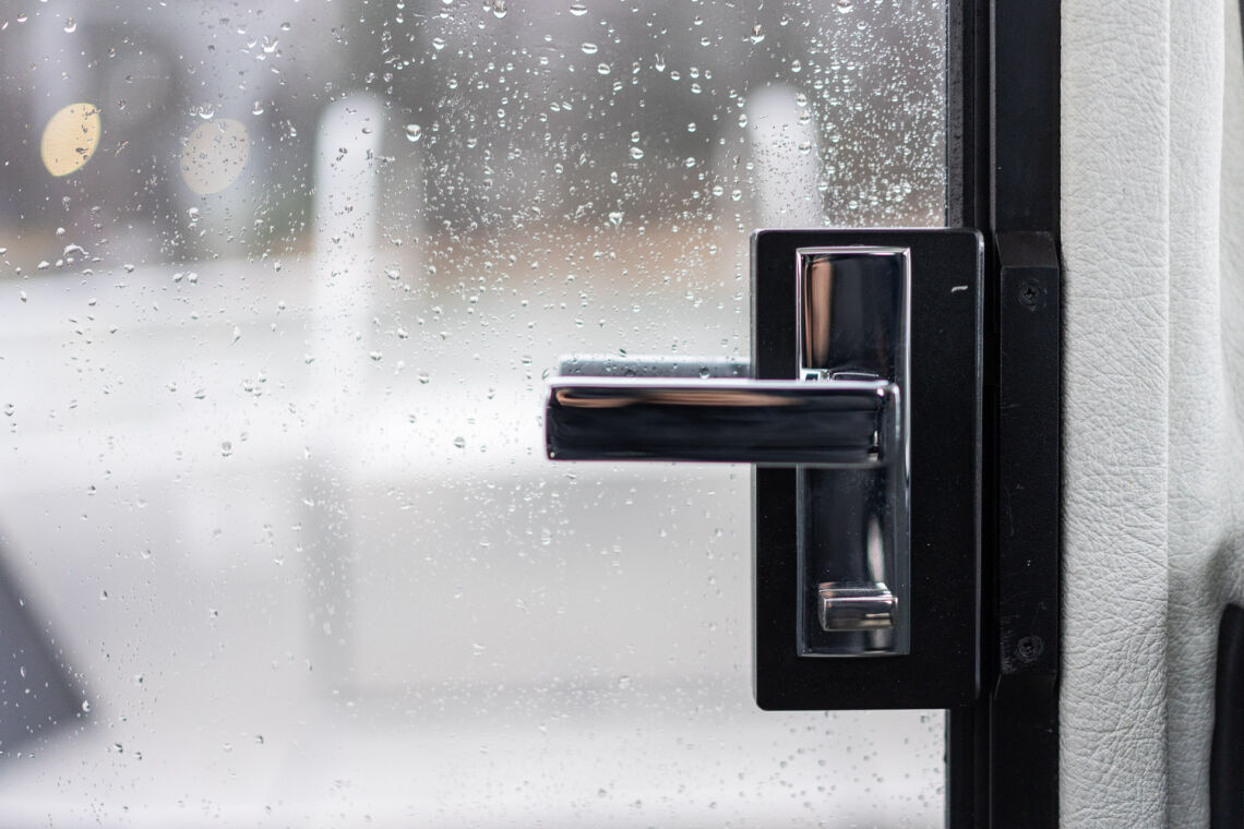 Buster Phantom Q Cabin