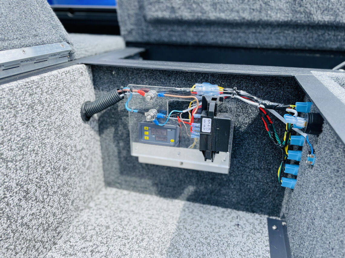 Powerboat 420 Tiller