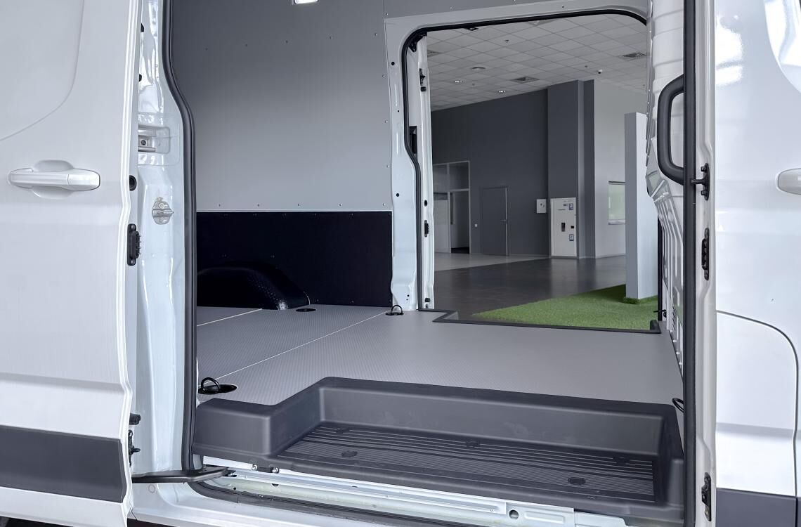 Maxus eDeliver 9 – коммерческий электрофургон.