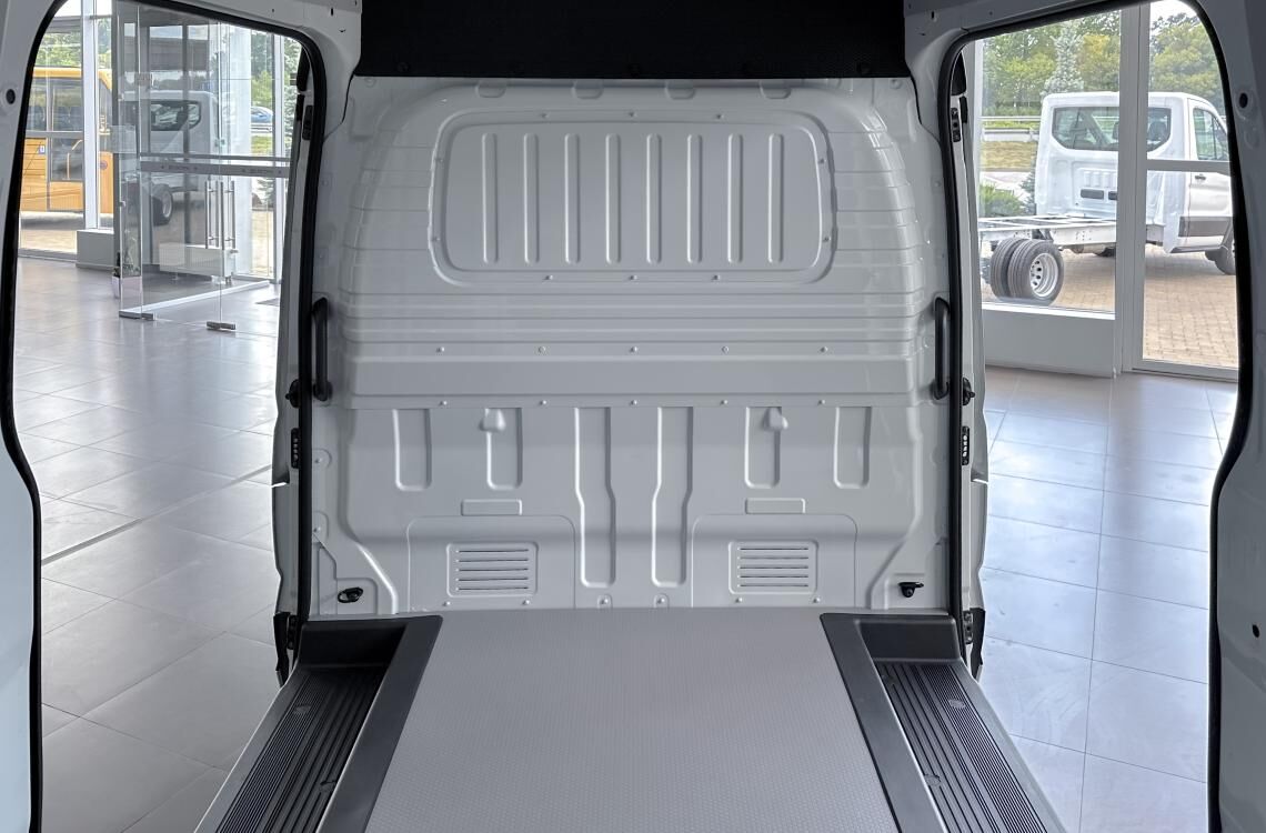 Maxus eDeliver 9 – коммерческий электрофургон.