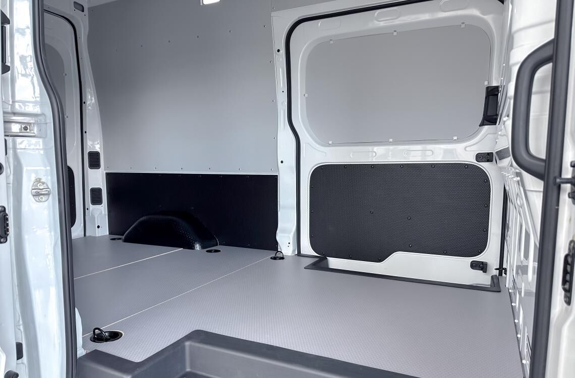 Maxus eDeliver 9 – коммерческий электрофургон.