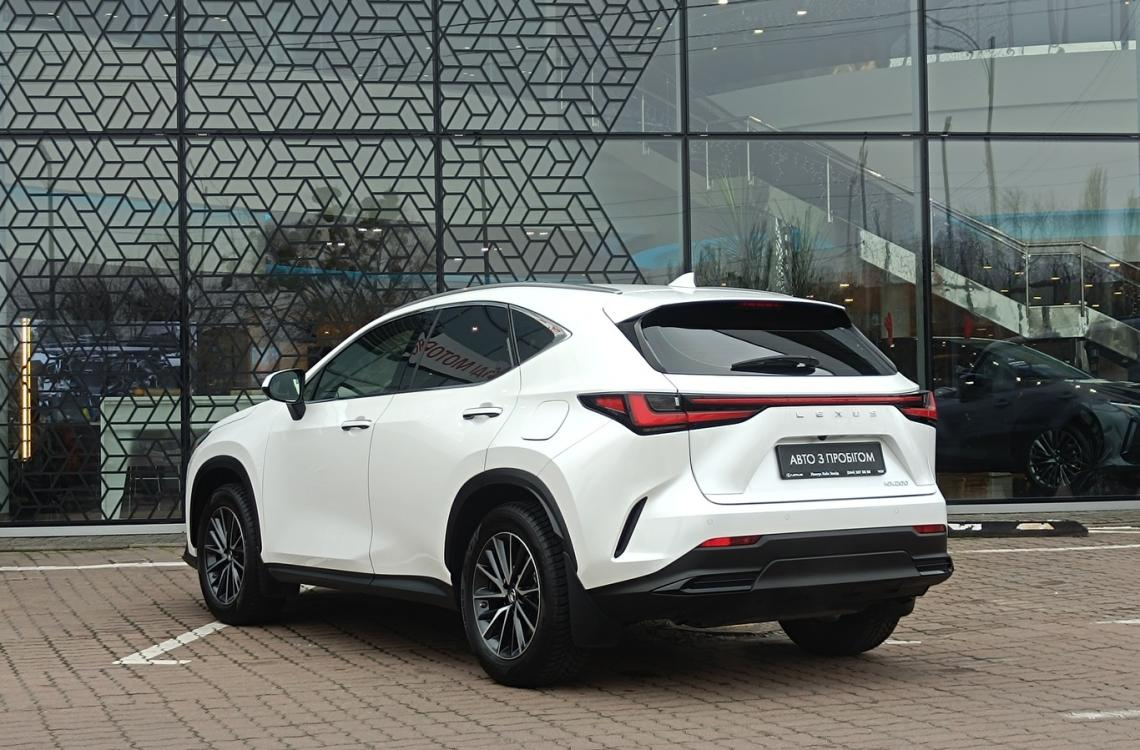 Придбати Lexus NX200