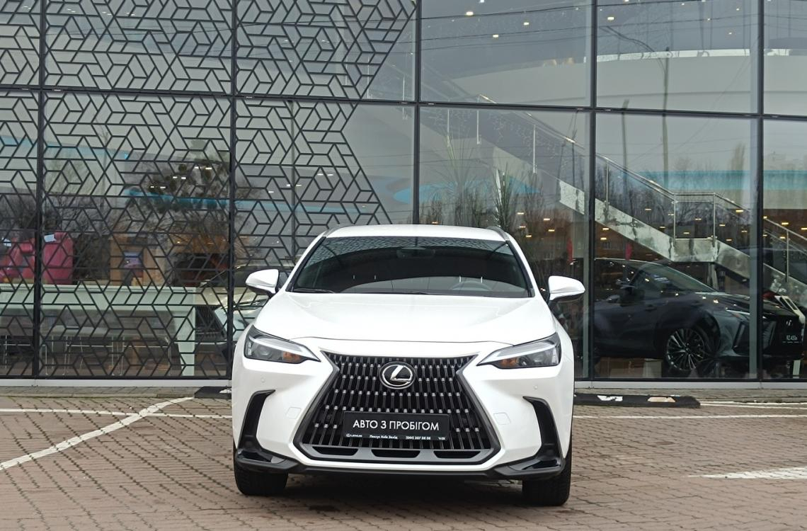 Придбати Lexus NX200