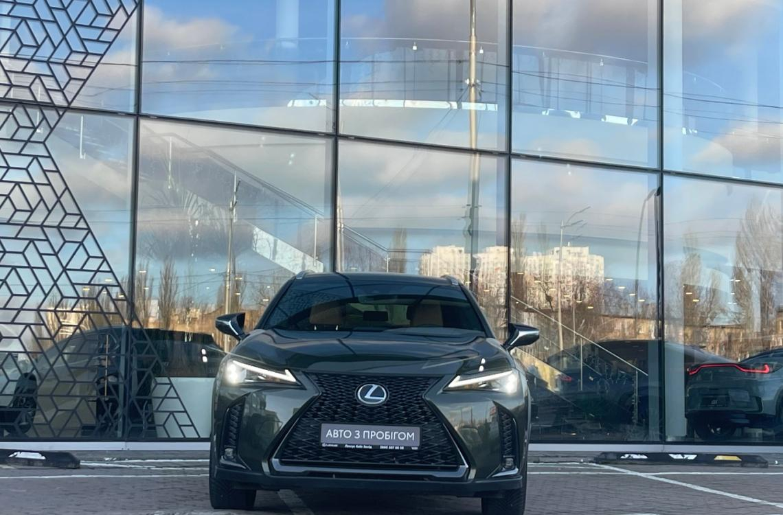 Придбати Lexus UX250h