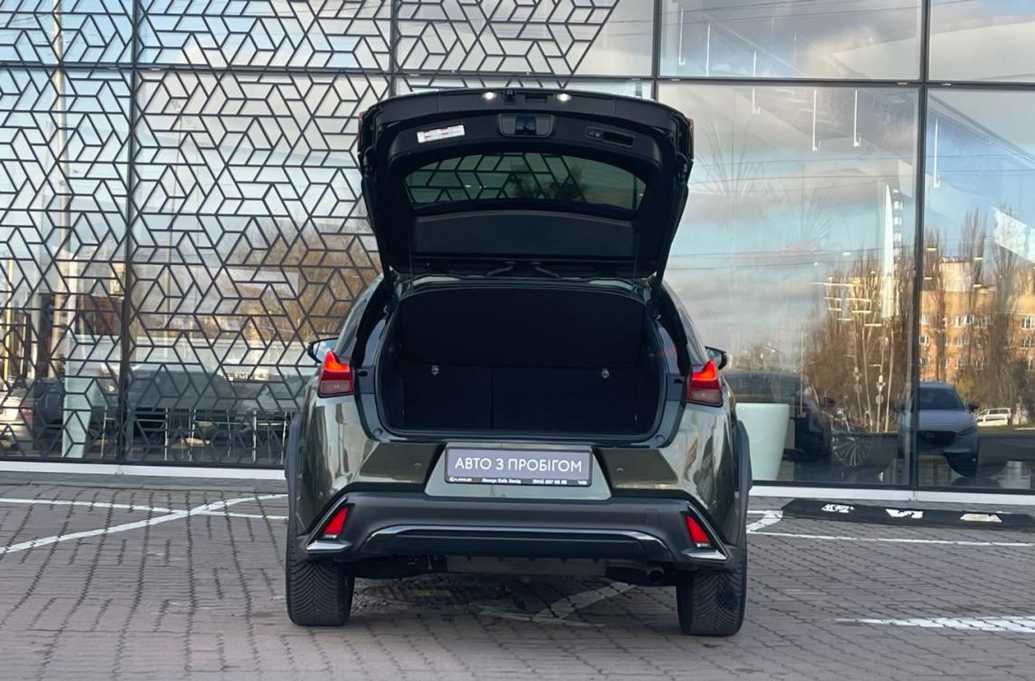 Придбати Lexus UX250h