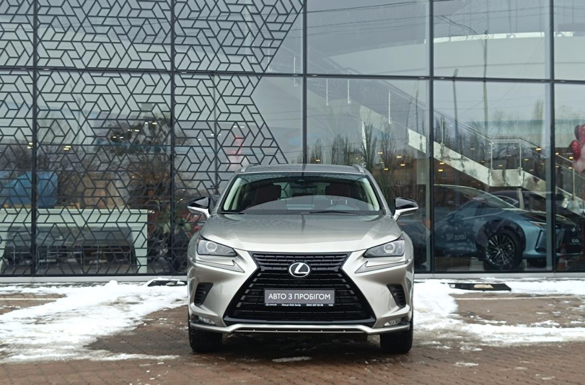Придбати Lexus NX300