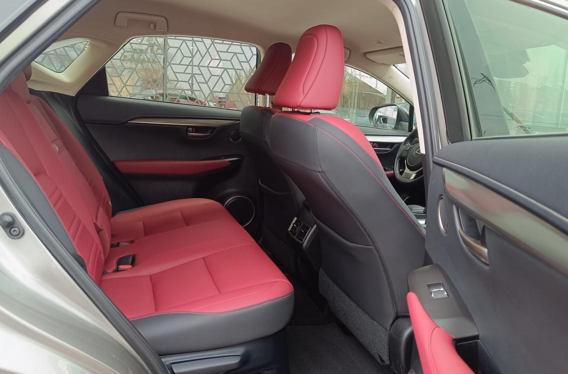 Придбати Lexus NX300