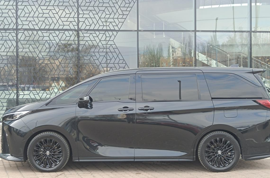 Купить Lexus LM 350h