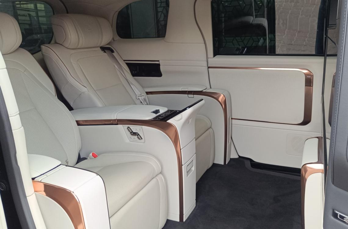 Купить Lexus LM 350h