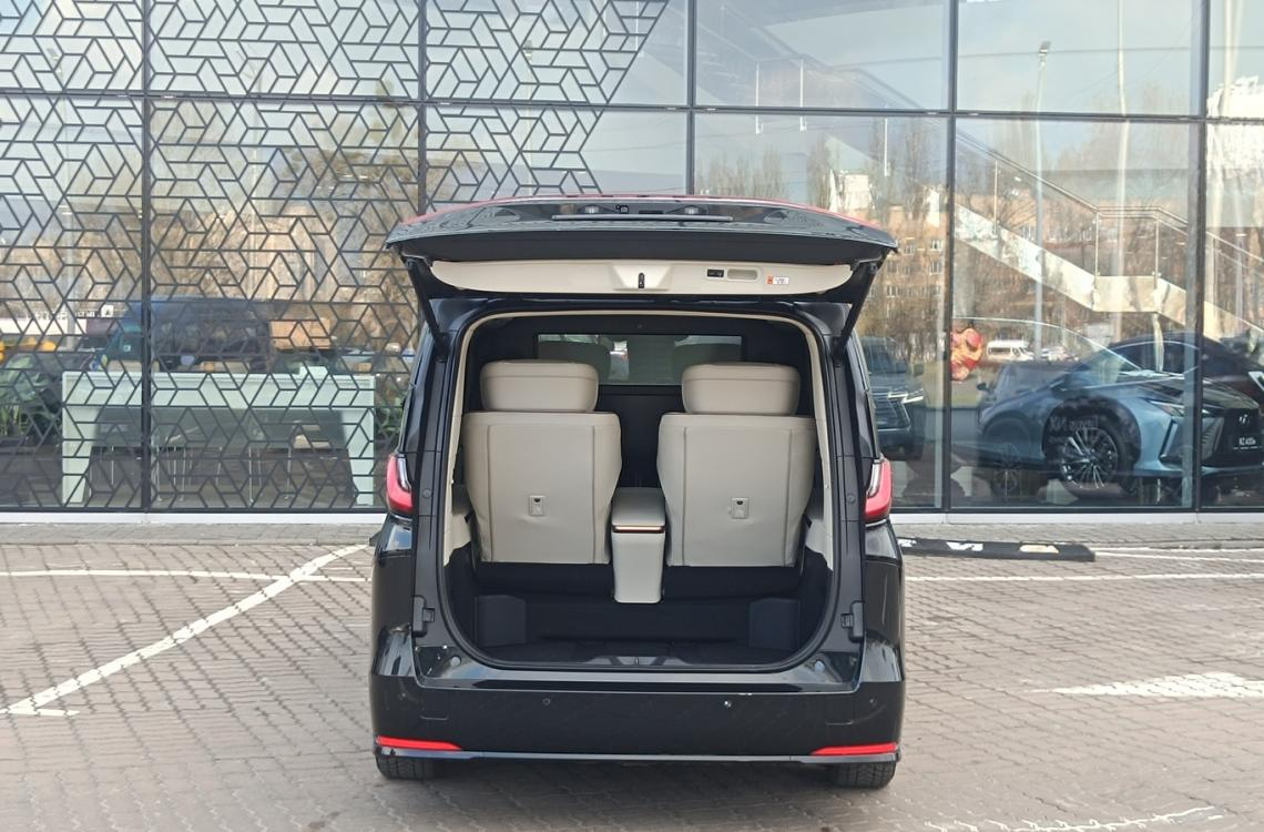 Купить Lexus LM 350h