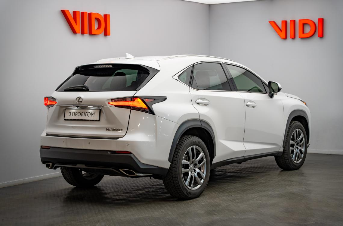 Придбати Lexus NX