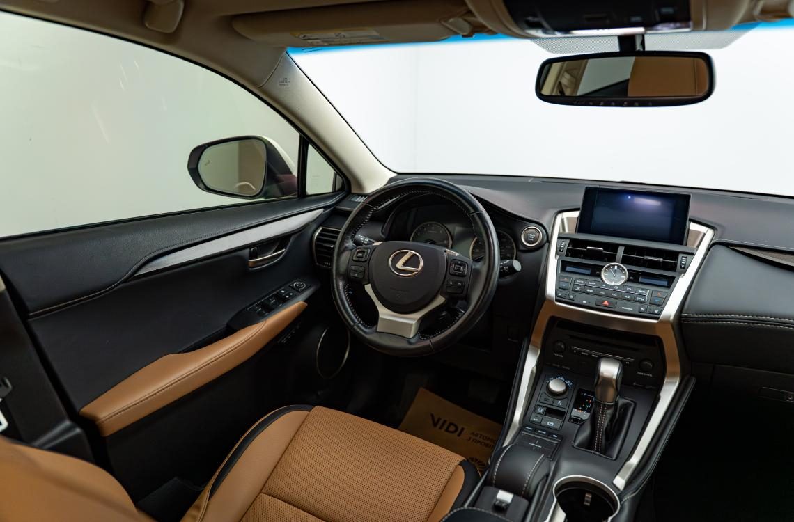 Придбати Lexus NX