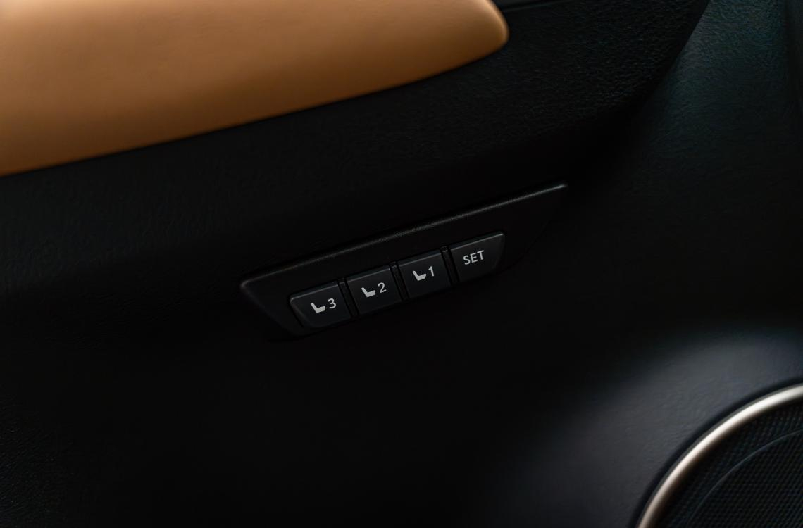 Придбати Lexus NX