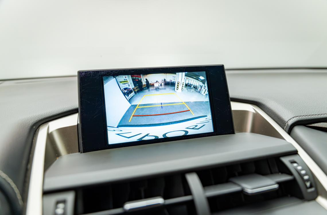 Придбати Lexus NX