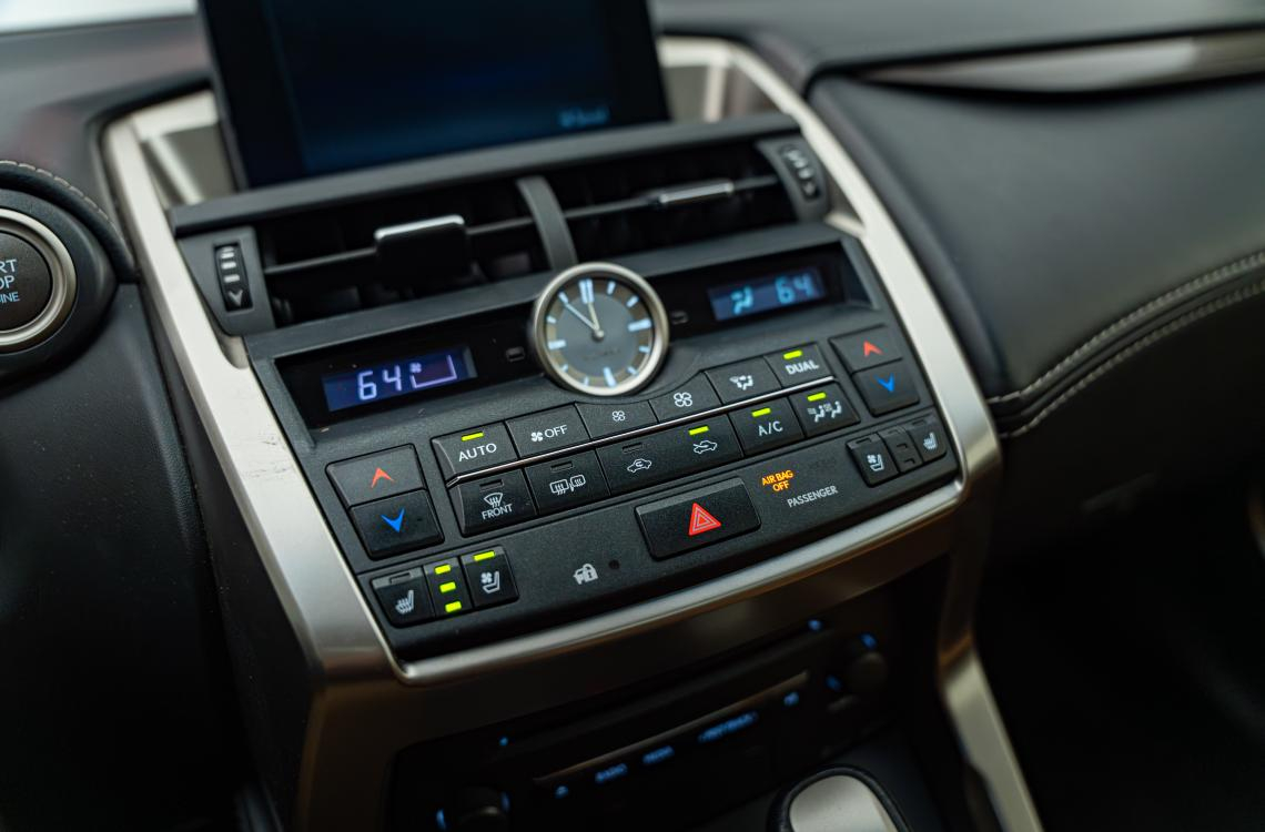 Придбати Lexus NX