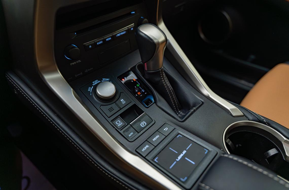 Придбати Lexus NX