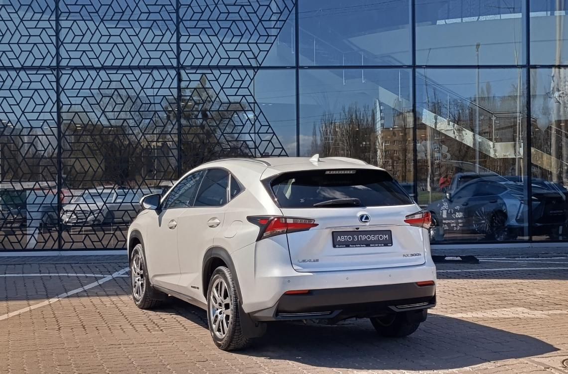 Купить Lexus NX300h