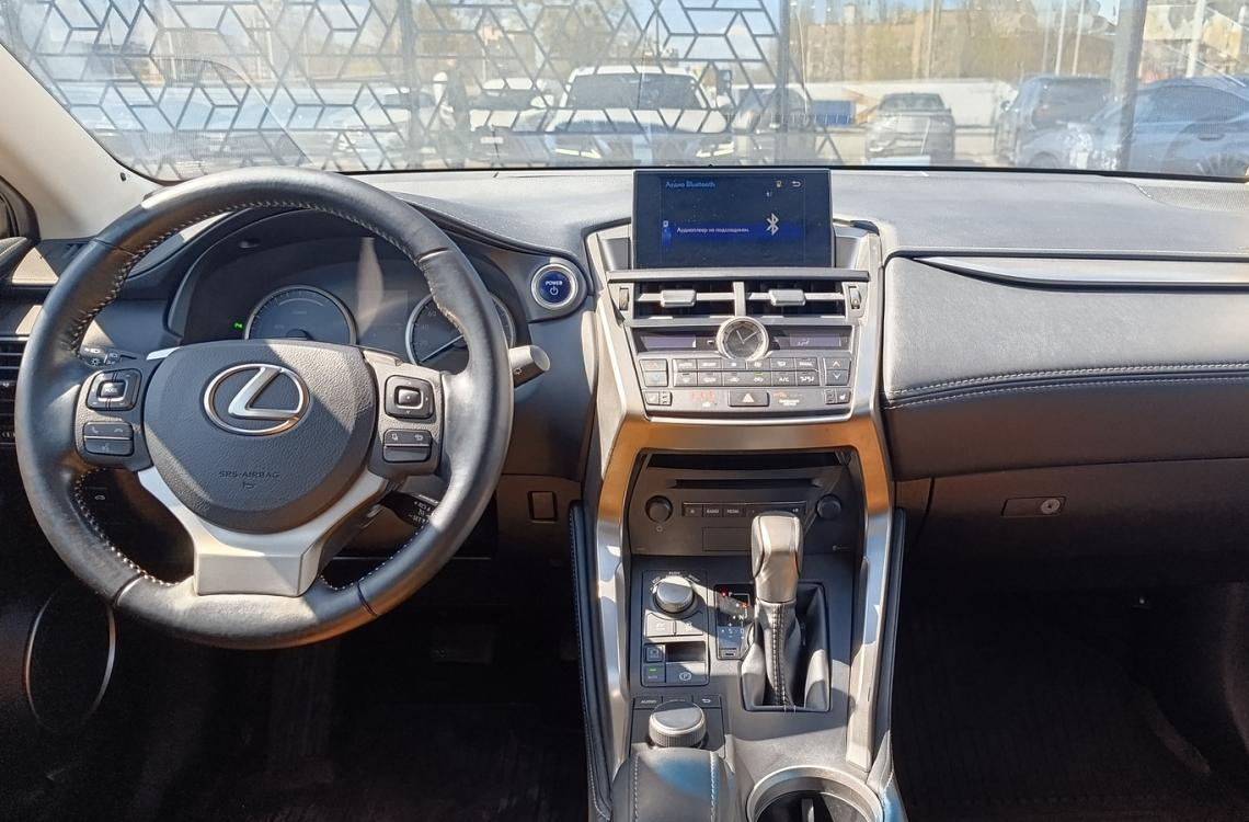 Купить Lexus NX300h