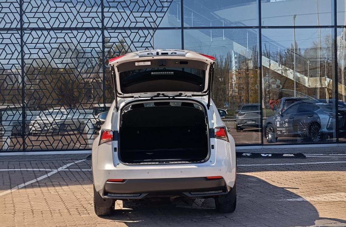 Купить Lexus NX300h