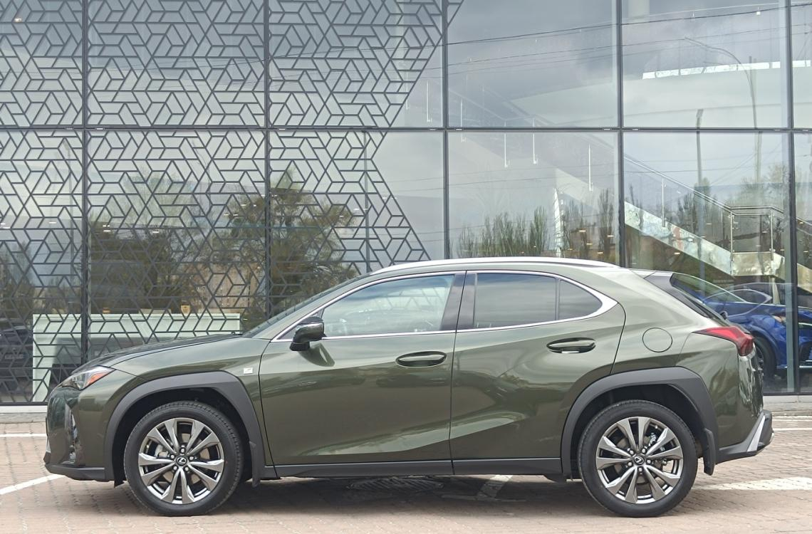 Купить Lexus UX250h