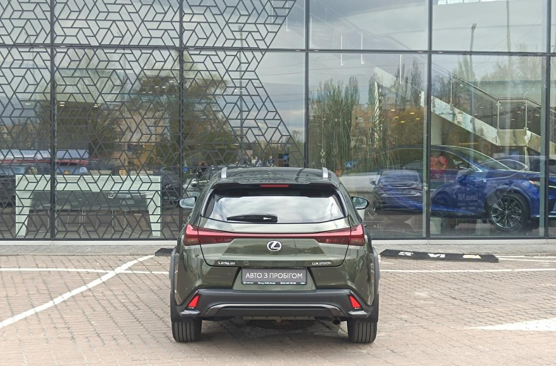 Купить Lexus UX250h