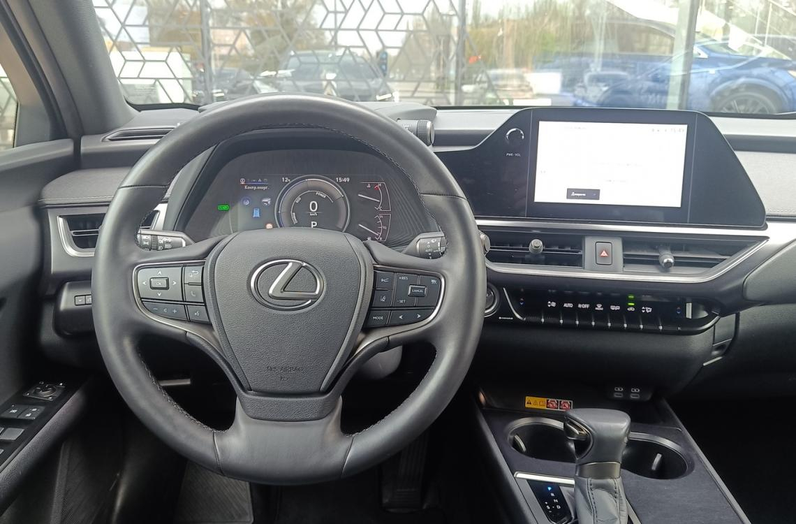 Купить Lexus UX250h