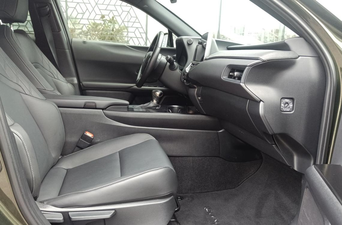 Купить Lexus UX250h