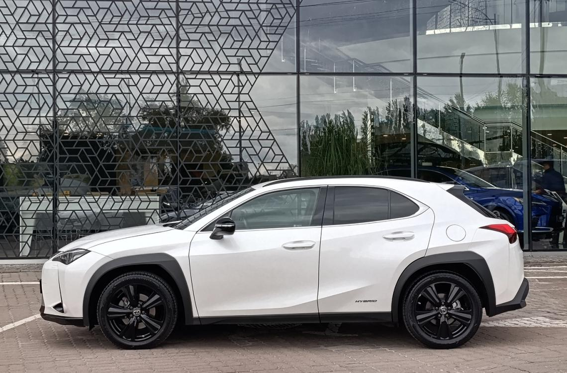 Купить Lexus UX
