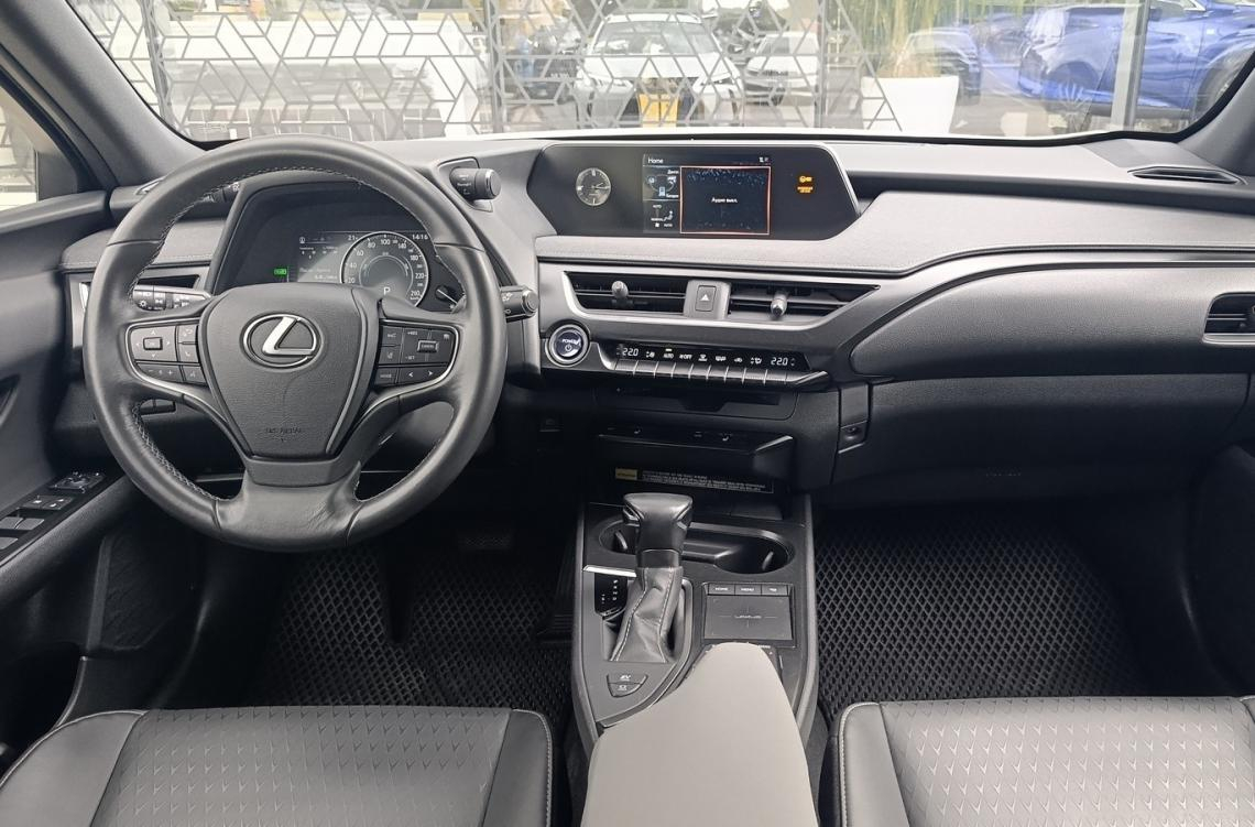 Купить Lexus UX