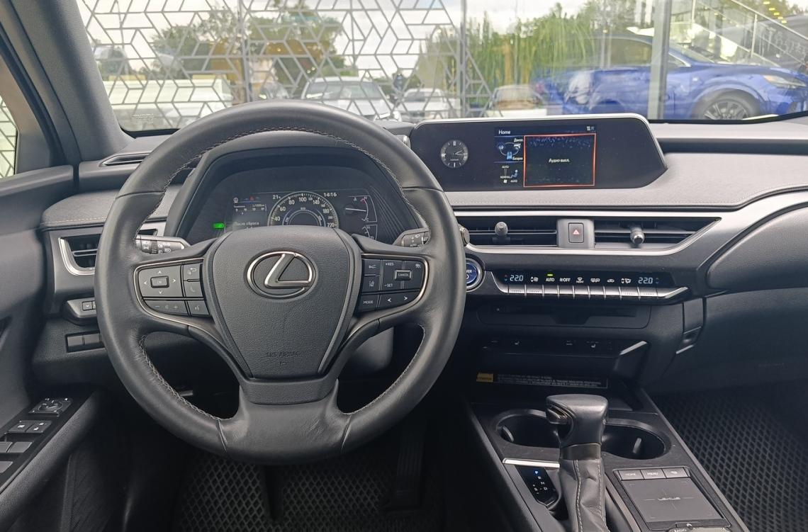 Купить Lexus UX