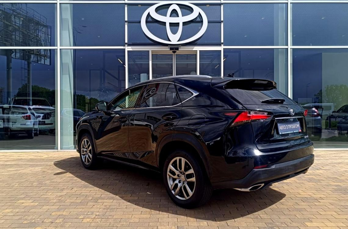 Придбати Lexus NX 200