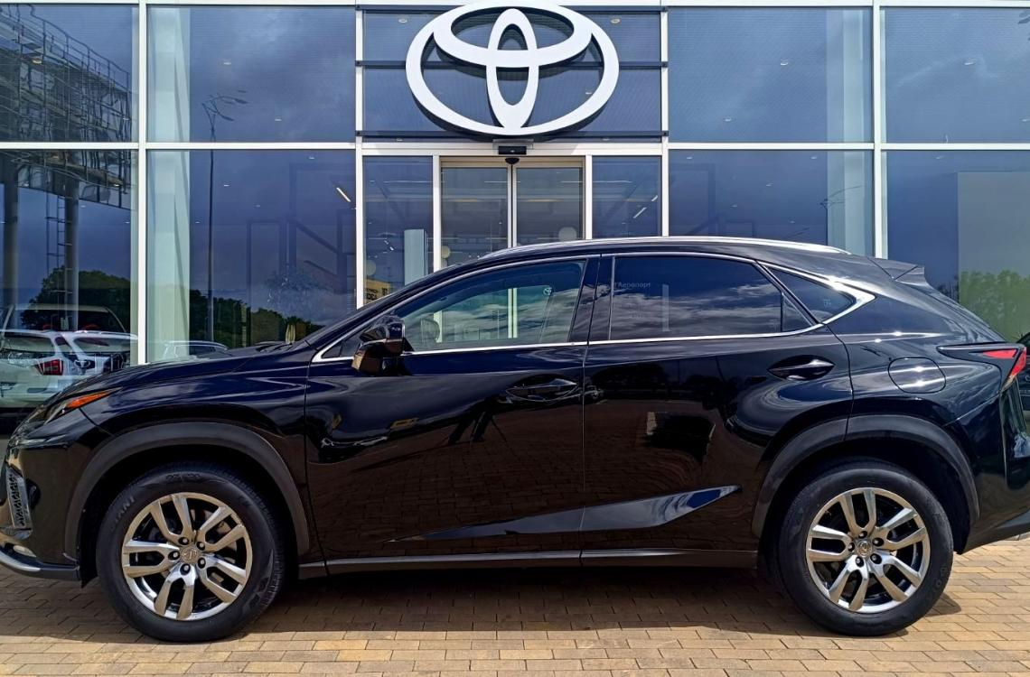 Придбати Lexus NX 200