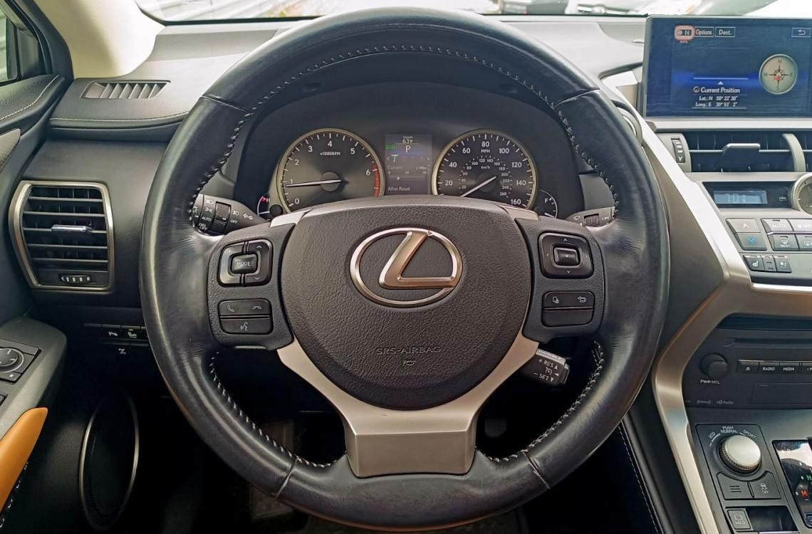 Придбати Lexus NX 200