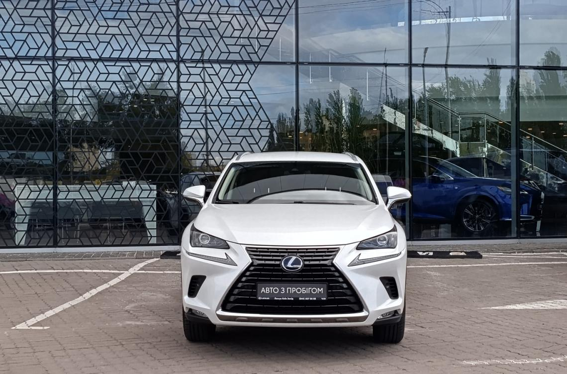 Придбати Lexus NX