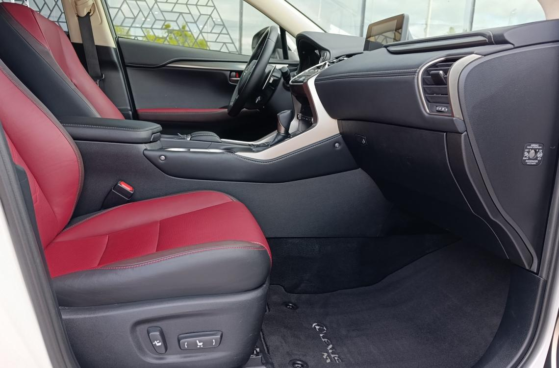 Придбати Lexus NX