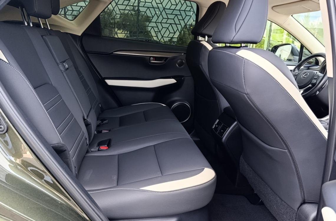 Придбати Lexus NX200