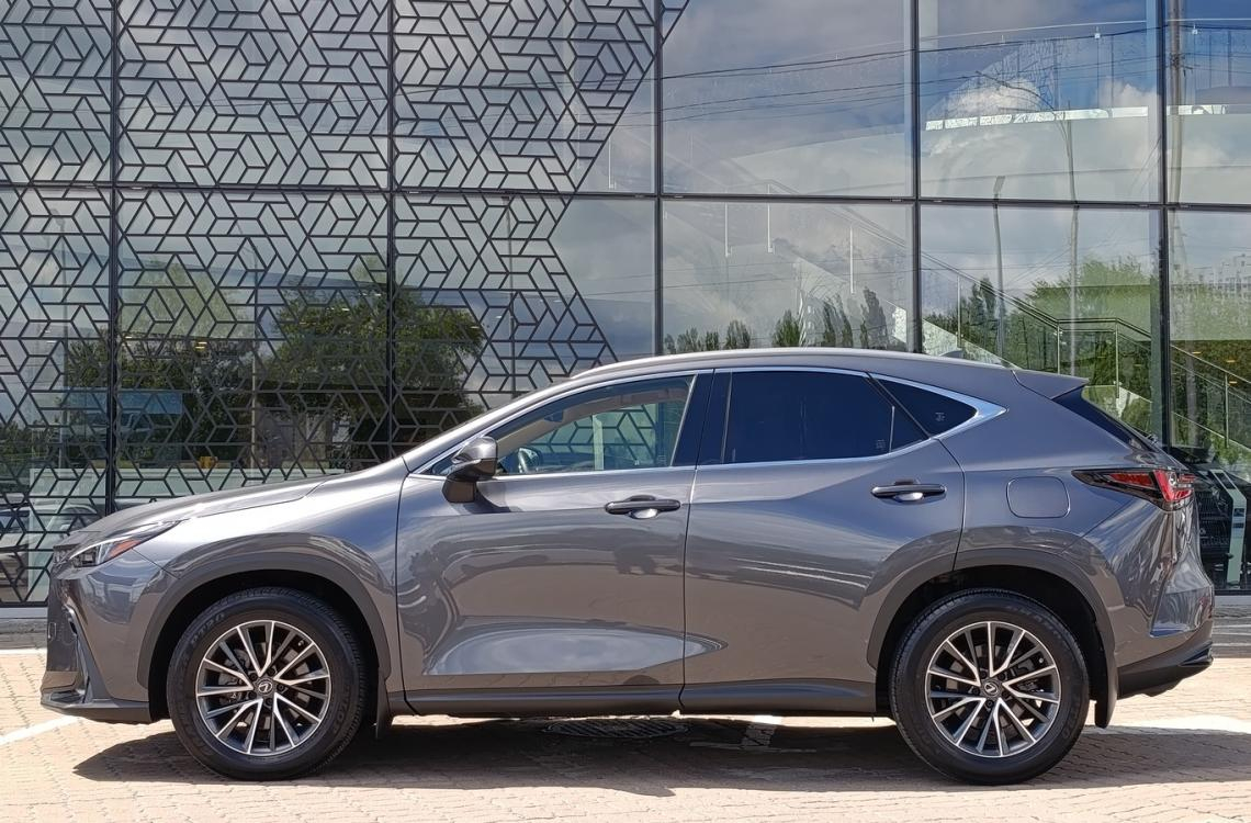 Придбати Lexus NX250