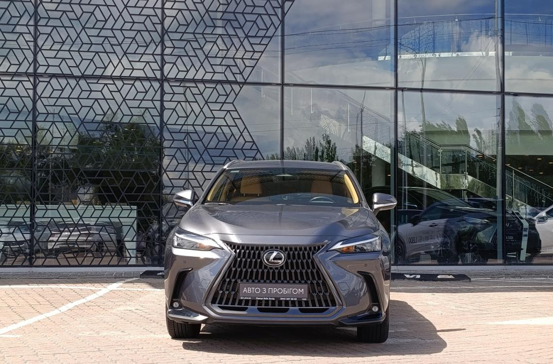 Придбати Lexus NX250