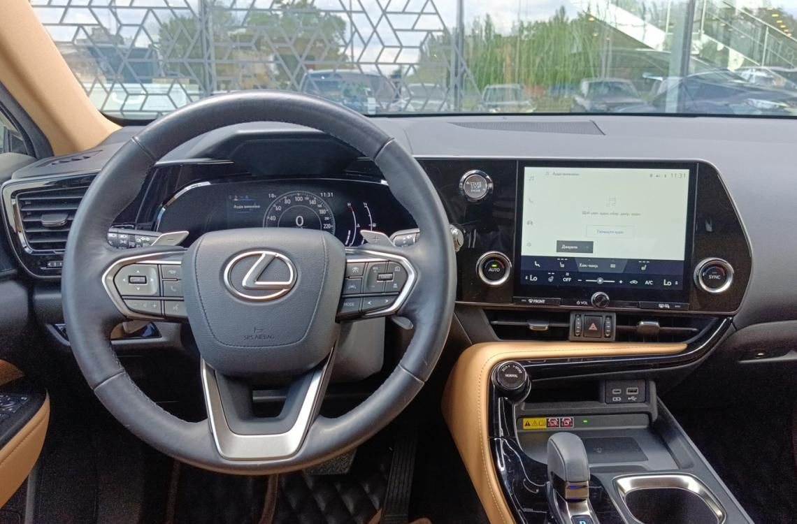 Придбати Lexus NX250