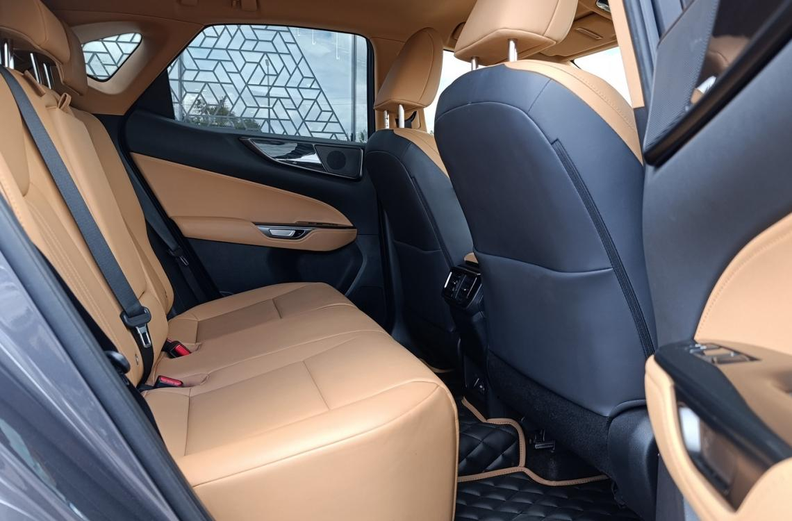 Придбати Lexus NX250
