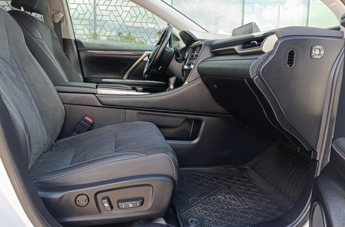 Придбати Lexus RX300