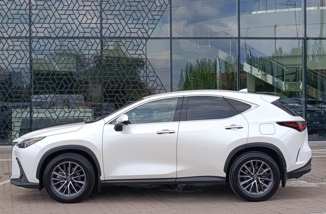 Придбати Lexus NX350h
